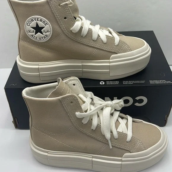 Converse WMNS Platform Sneakers A07209C
CTAS CRUISE HI
NUTTY GRANOLA/EGRET/BLACK - Picture 2 of 16